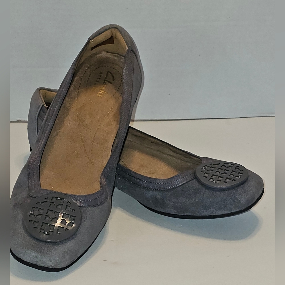 Clarks Artisan Slip-on Gray Suede Ballet Flats Shoes Woman’s Size 8